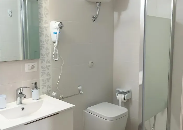 Station House Дом отдыха Чефалу